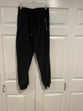 Women’s joggers